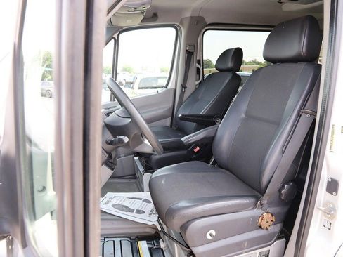 Used 2015 Mercedes-Benz Sprinter 2500 image 9