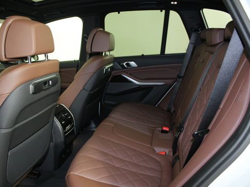 New 2026 BMW X5 xDrive40i w/ Climate Comfort Package image 22