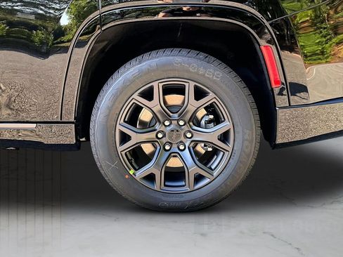 New 2026 Jeep Grand Wagoneer Limited AWD/4WD image 36