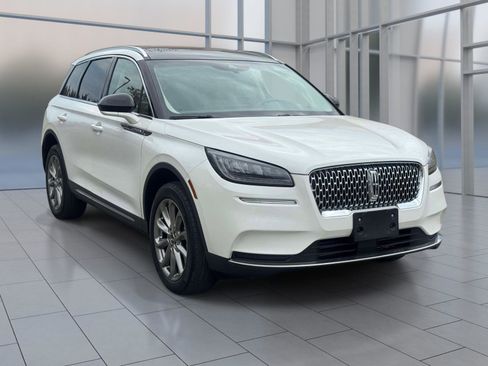 Used 2022 Lincoln Corsair AWD w/ Premium Package image 2