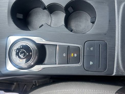 Used 2021 Ford Escape SE w/ SE Sport Appearance Package image 26