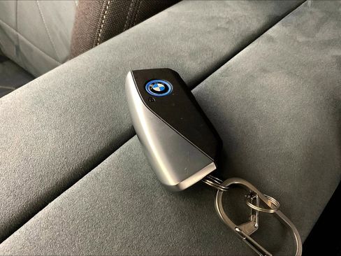 Certified 2022 BMW iX xDrive50 w/ Premium Package image 28