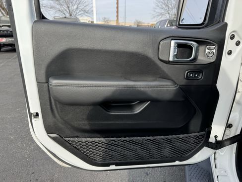 Used 2021 Jeep Wrangler Unlimited Sahara w/ Cold Weather Group image 23