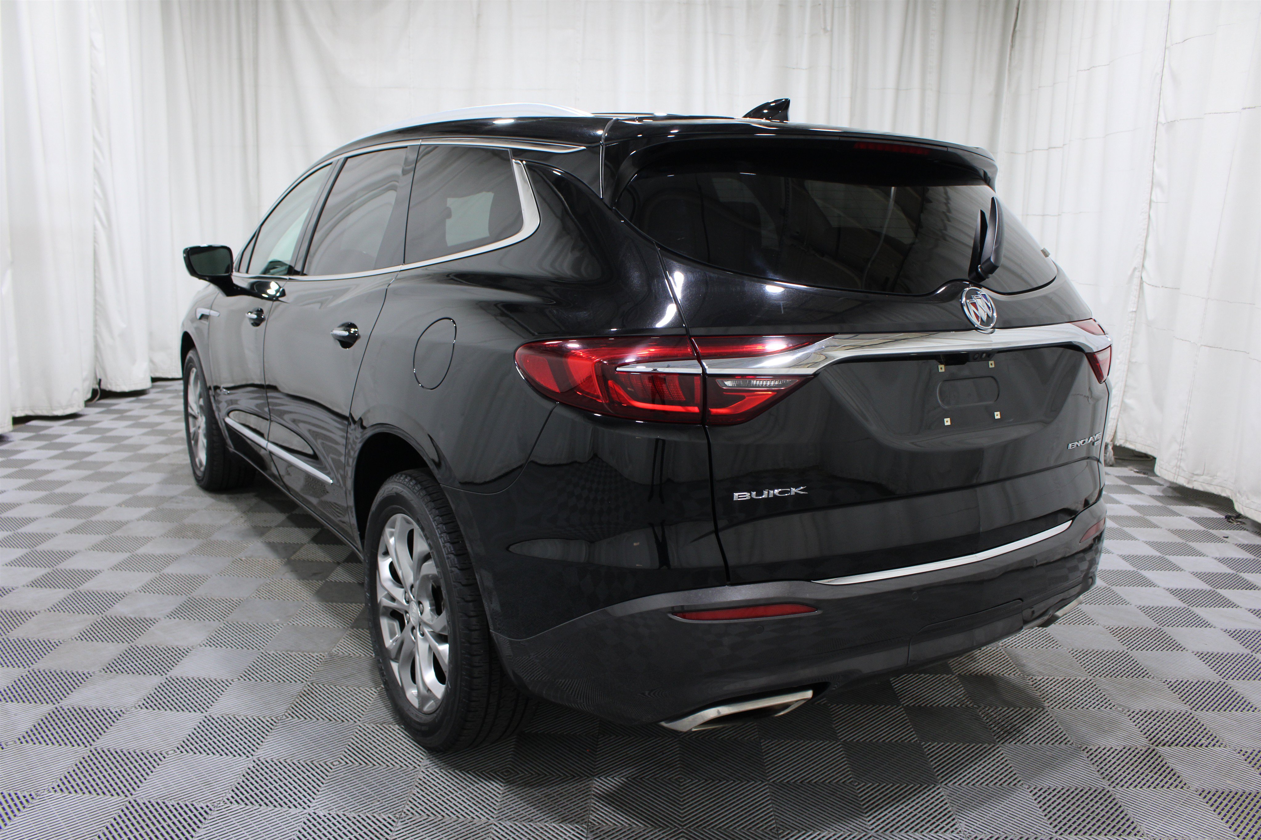 Used 2018 Buick Enclave Avenir w/ Avenir Technology Package AWD/4WD image 36