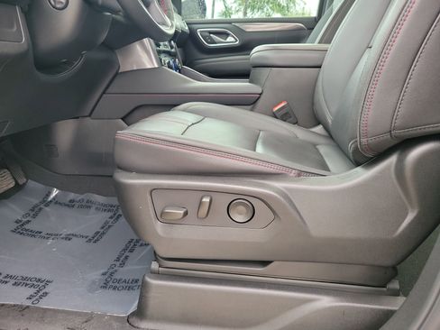 Used 2024 Chevrolet Suburban RST w/ Luxury Package RWD image 13