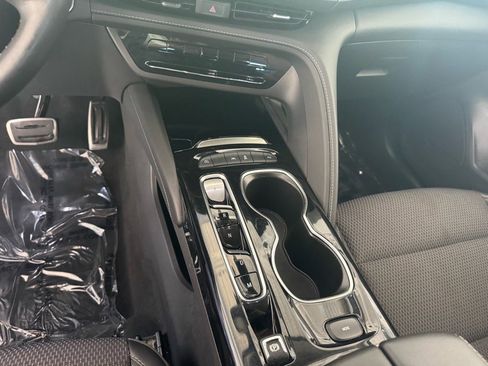 Used 2023 Buick Envision Preferred image 22