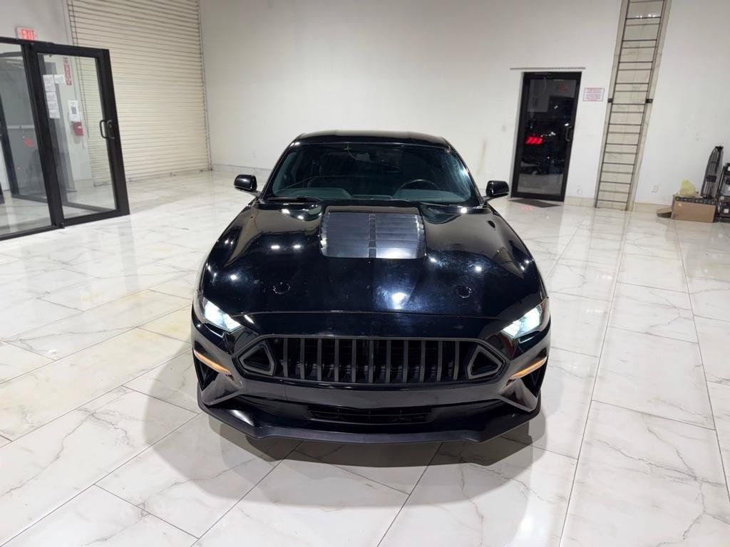 Used 2019 Ford Mustang Coupe RWD image 2