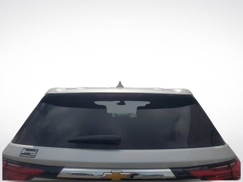 Used 2022 Chevrolet Traverse LS FWD image 4