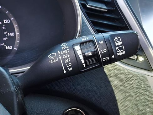 Used 2013 Hyundai Santa Fe Limited w/ Technology Pkg FWD image 29