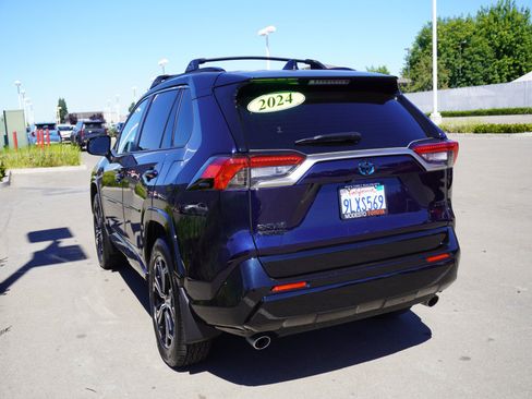 Used 2024 Toyota RAV4 XSE w/ Weather Package AWD/4WD image 9