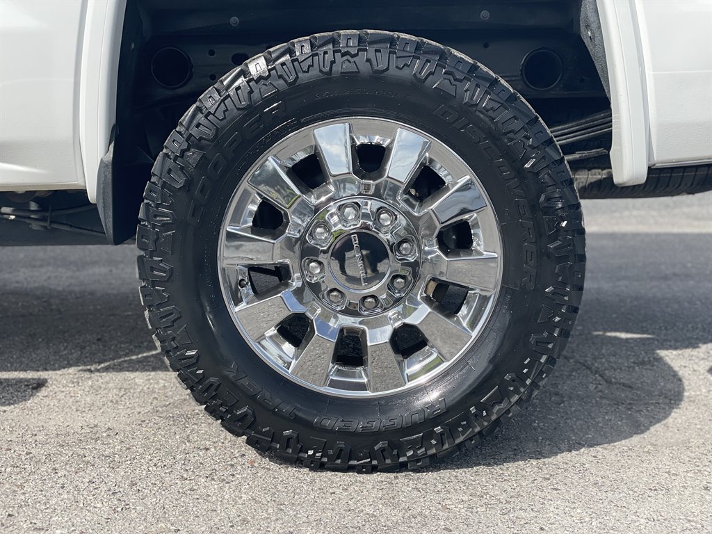 Used 2015 GMC Sierra 2500 Denali w/ Duramax Plus Package AWD/4WD image 39