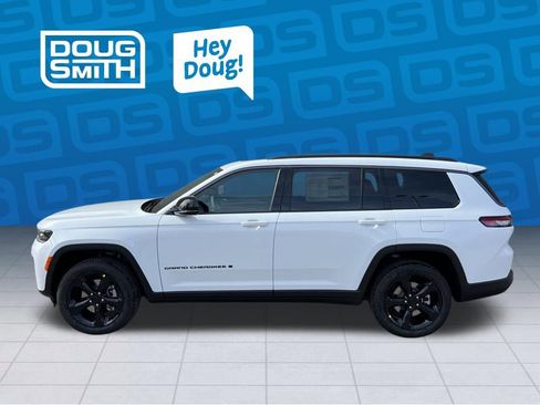 New 2026 Jeep Grand Cherokee L Limited w/ Limited Altitude Package AWD/4WD image 3
