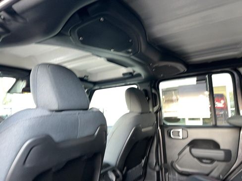 New 2026 Jeep Wrangler Unlimited Rubicon image 25