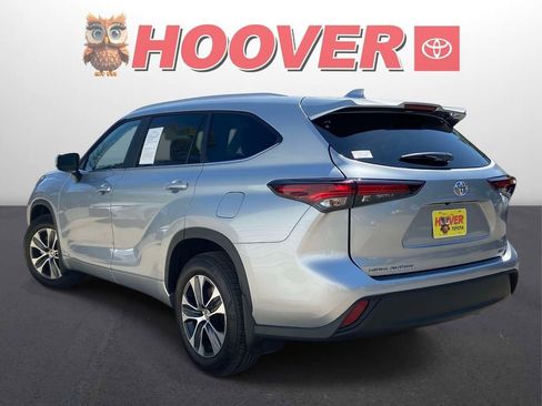Used 2025 Toyota Highlander XLE AWD/4WD image 5