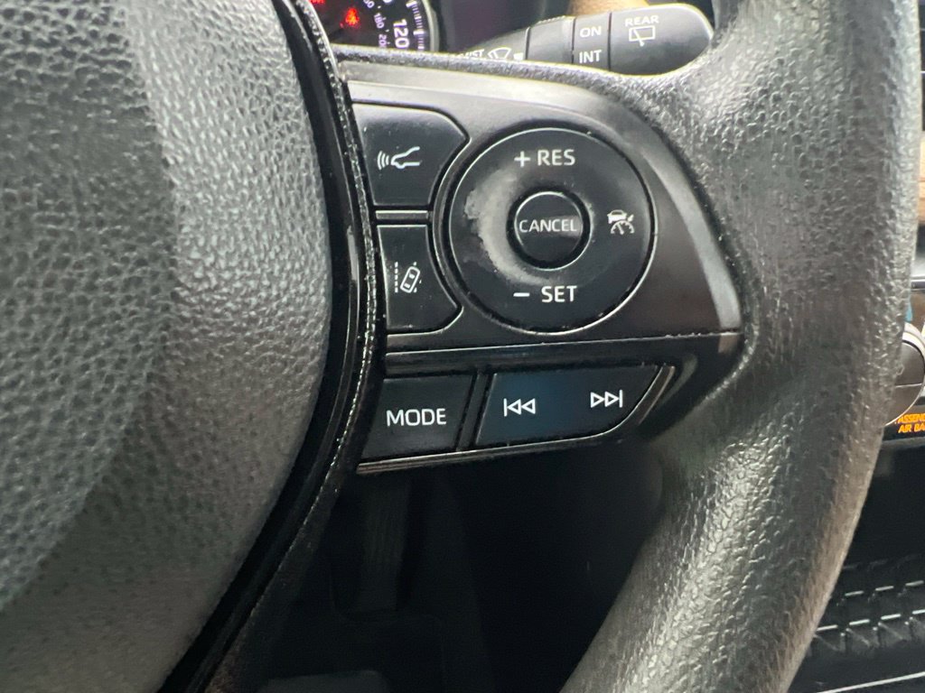 Used 2021 Toyota RAV4 XLE w/ Convenience Package FWD image 51