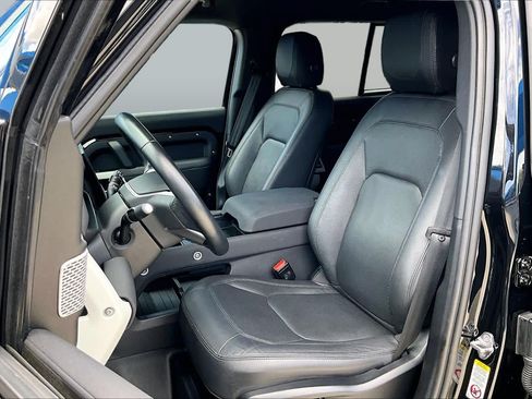 Used 2023 Land Rover Defender 130 SE AWD/4WD image 8