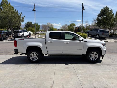 Used 2018 Chevrolet Colorado LT w/ LT Convenience Package image 3