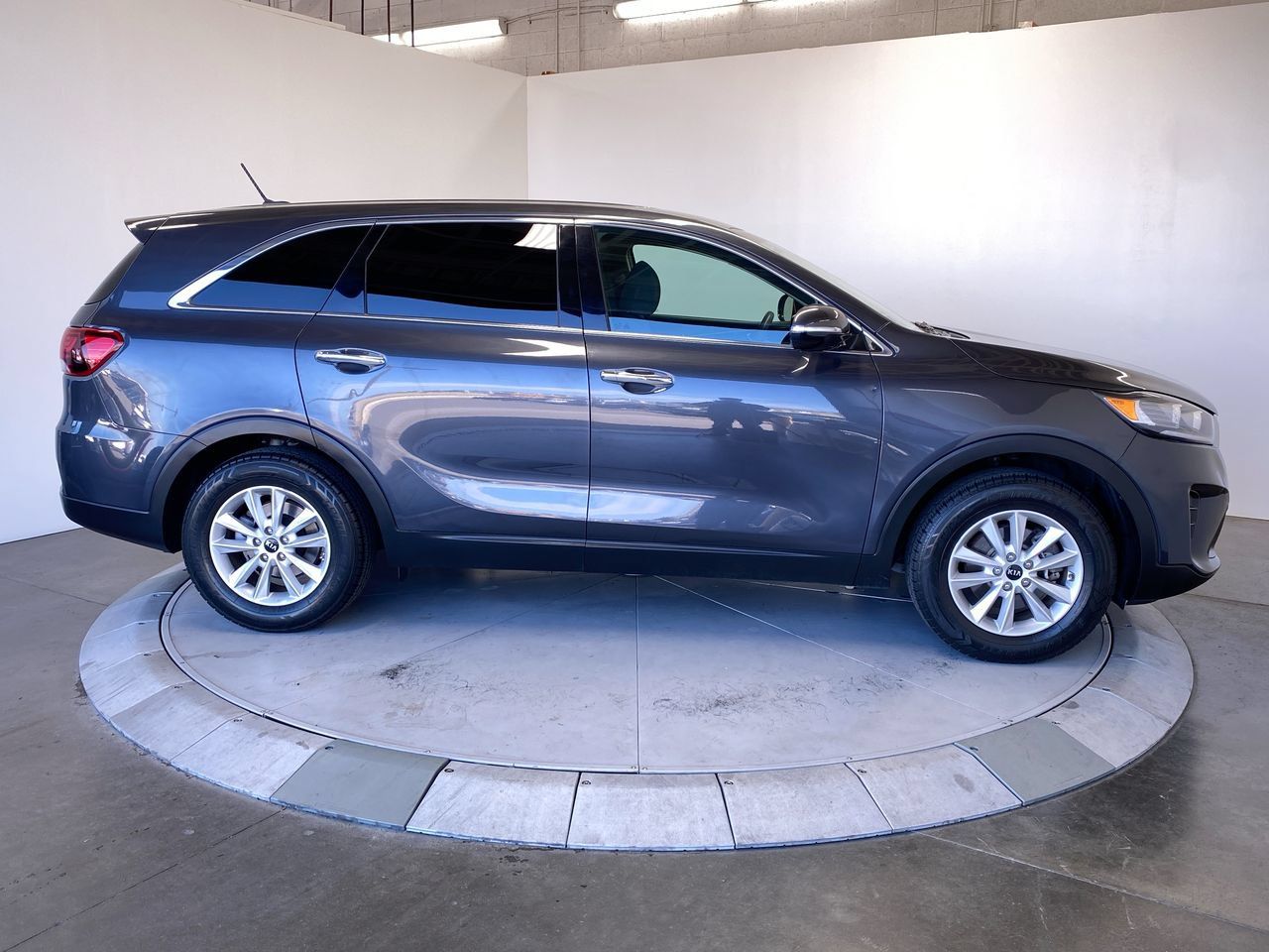 Used 2019 Kia Sorento FWD image 6