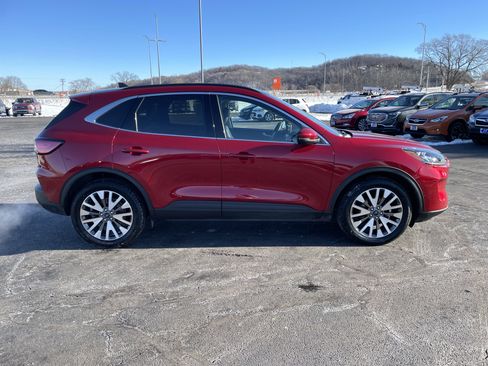 Used 2020 Ford Escape Titanium image 9