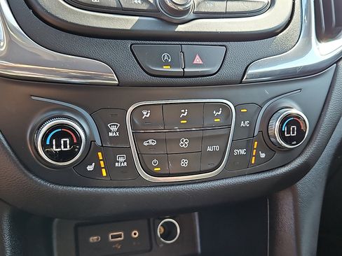 Certified 2023 Chevrolet Equinox LT FWD image 15