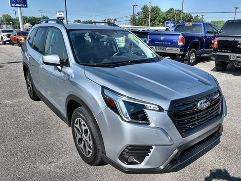 Used 2023 Subaru Forester Premium AWD/4WD image 11