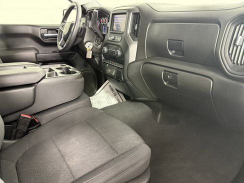 Used 2022 Chevrolet Silverado 1500 Custom w/ Safety Confidence Package RWD image 9