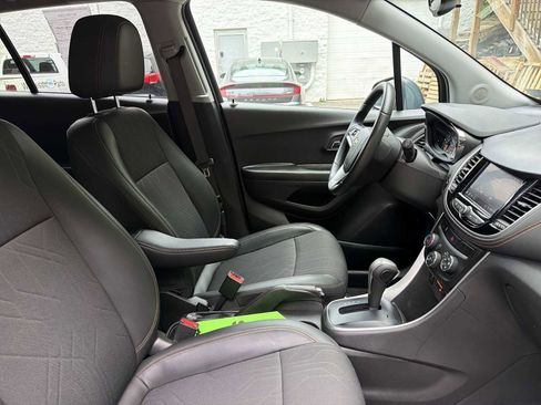 Certified 2022 Chevrolet Trax LT w/ Sport Edition AWD/4WD image 25