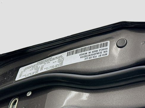 Used 2022 Jeep Compass Latitude image 12