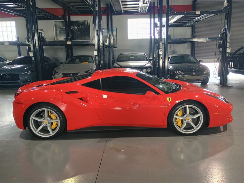 Used 2019 Ferrari 488 GTB RWD image 7