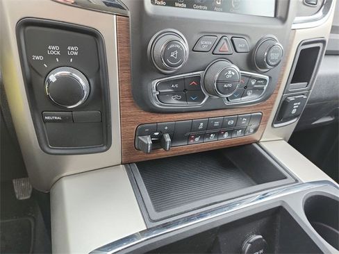 Used 2014 RAM 2500 Laramie w/ Convenience Group image 16