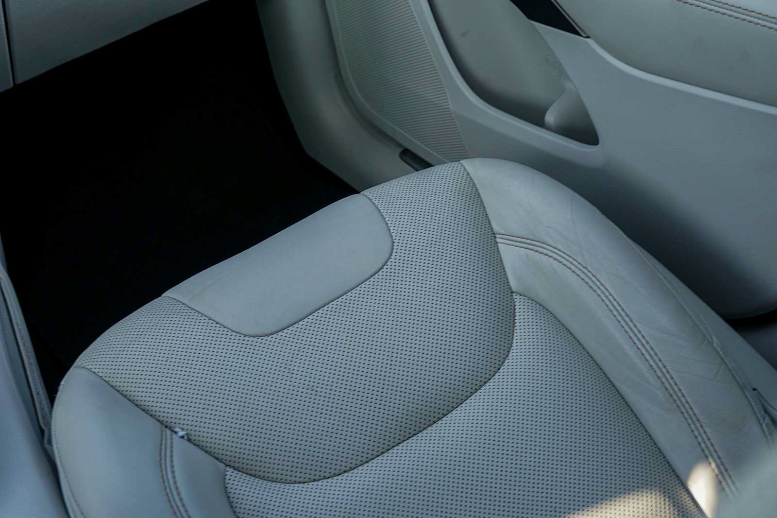 Used 2020 Jeep Cherokee Limited FWD image 25