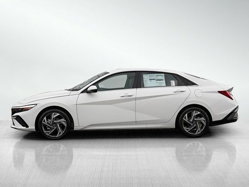 New 2026 Hyundai Elantra Limited image 4