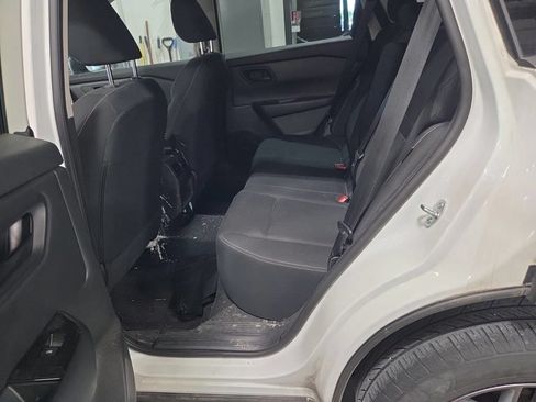 Used 2024 Nissan Rogue S AWD/4WD image 9