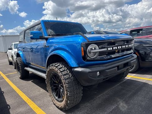 Used 2024 Ford Bronco Outer Banks AWD/4WD image 3