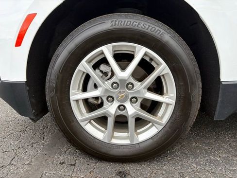 Certified 2023 Chevrolet Equinox LT w/ Driver Convenience Package image 13