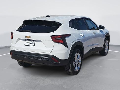 New 2026 Chevrolet Trax LS w/ Driver Confidence Package FWD image 3