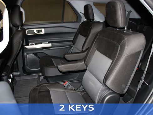 Used 2023 Ford Explorer XLT image 18