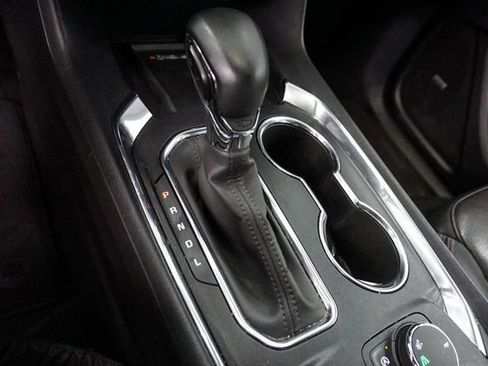 Used 2023 Chevrolet Traverse High Country image 19