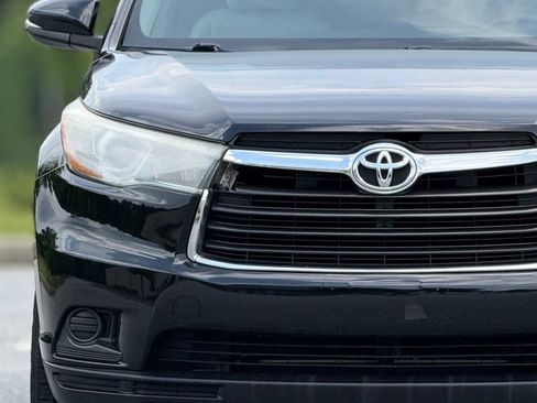 Used 2016 Toyota Highlander LE FWD image 14