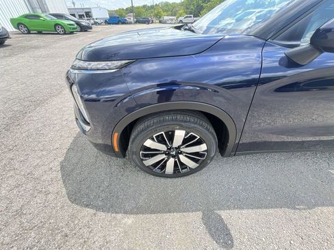 New 2025 Mitsubishi Outlander SE image 10