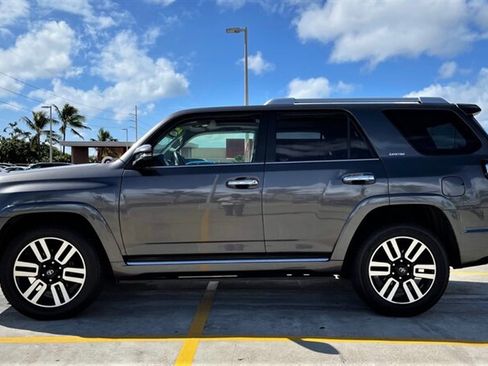Used 2015 Toyota 4Runner Limited RWD image 3