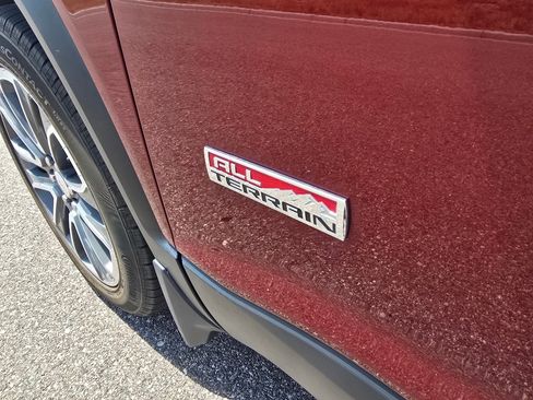 Used 2017 GMC Acadia SLT AWD/4WD image 10