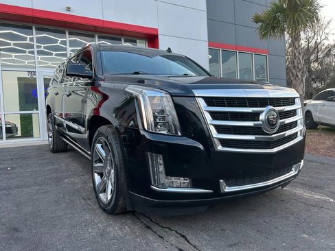 Used 2015 Cadillac Escalade ESV Premium image 3