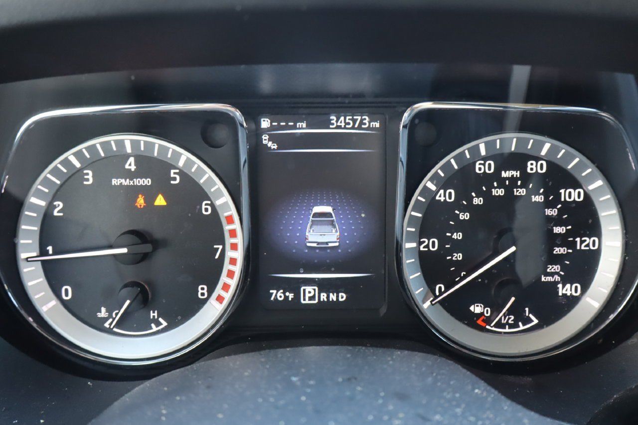 Used 2018 Nissan Titan SV w/ SV Convenience Package RWD image 8
