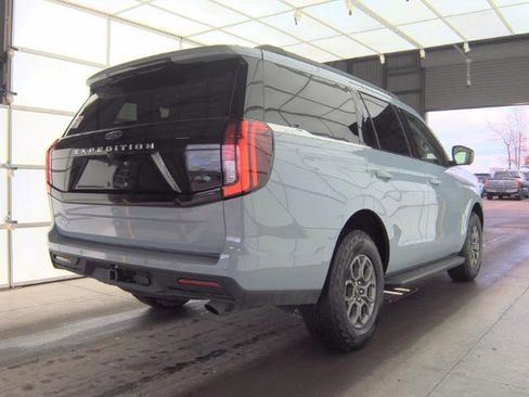 Used 2025 Ford Expedition Active image 5