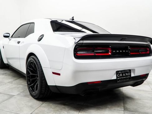 Used 2019 Dodge Challenger SRT Hellcat Redeye image 11