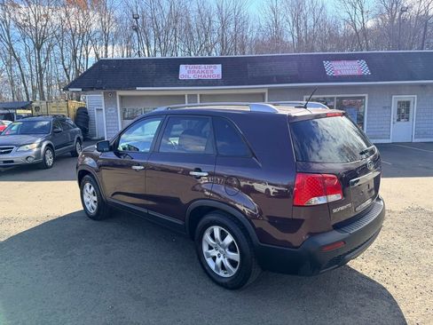 Used 2013 Kia Sorento LX w/ Convenience Pkg image 9