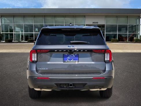 New 2026 Ford Explorer Active RWD image 4