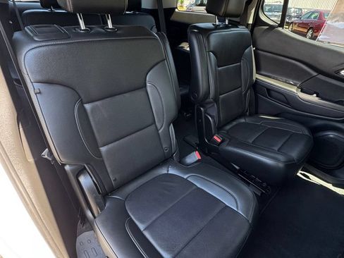 Used 2023 GMC Acadia SLT AWD/4WD image 24
