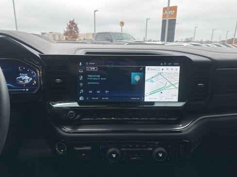 Used 2025 Chevrolet Silverado 1500 ZR2 w/ Technology Package image 12